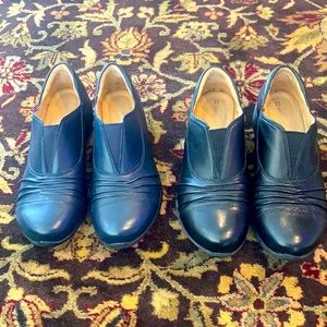 Naturalizer 7.5- 2 pairs 1 black and 1 navy